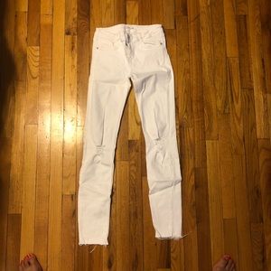 ZARA white skinny jeans with knee rips